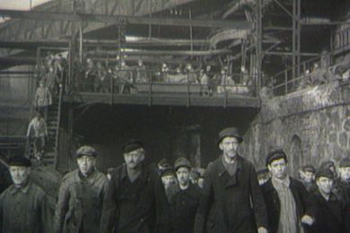 Arbeiter verlassen die Fabrik (Workers Leaving the Factory)